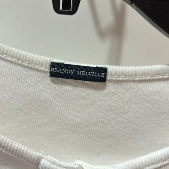 Brandy Melville Crop Cardigan - Picture 2 of 4